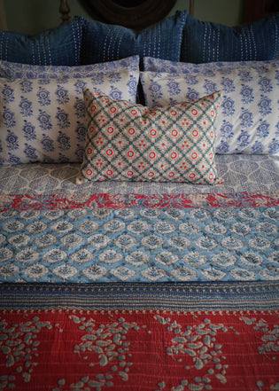  Unveiling the Art of Quilts: A South African Journey Through Culture and Craftsmanship