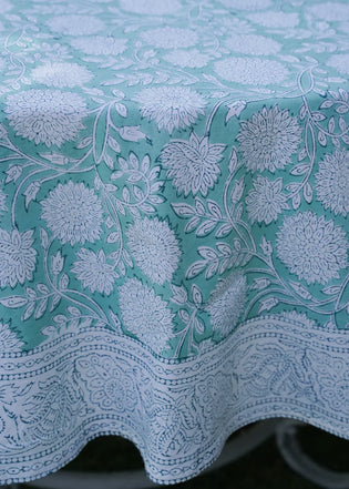  Tips on Buying Tablecloths Online the Right Way