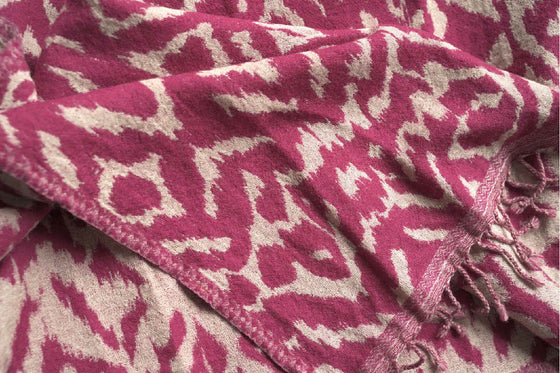 THROW WOOLLEN ANIMAL MAGENTA
