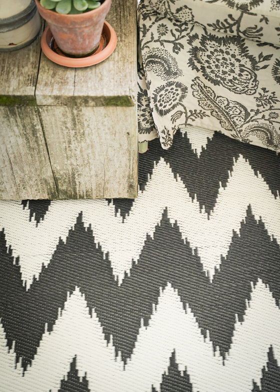 BLACK CREAM ZIGGY ZAG SMALL - India Ink Home Decor
