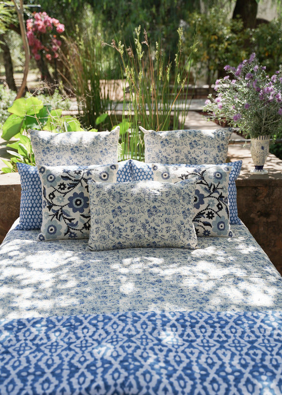 FLORAL MONSOON BLOOM