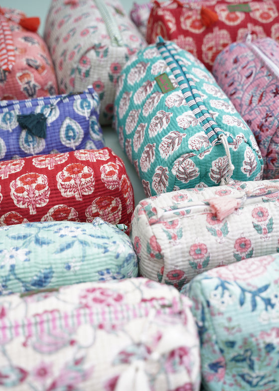 TOILETRY BAG PETAL PINK