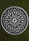 BLACK & WHITE ROUND