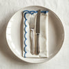 SCALLOPED NAPKIN WHITE/BLUE