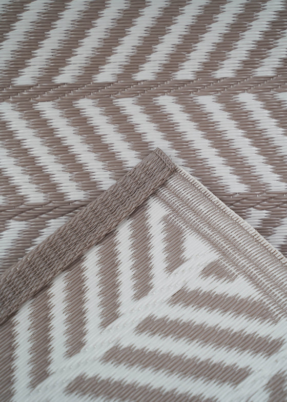 CHEVRON TAUPE MEDIUM