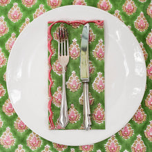  SCALLOPED NAPKIN EMPIRE EMBOSS