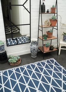  GEOMETRIC DICE NAVY SMALL