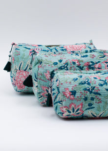  TOILETRY BAG LAGOON LILY