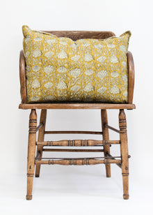  PINTUCK FLORAL MUSTARD 40X60