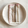 SCALLOPED NAPKIN WHITE/PINK