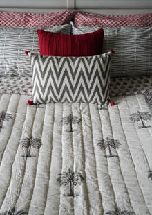  QUILTS GREY PALM