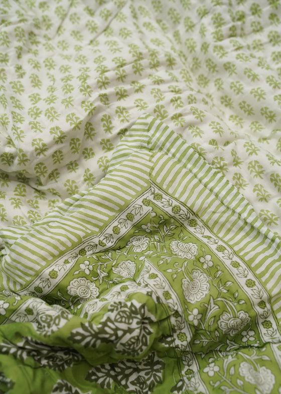 QUILT GREEN EMPIRE BLOCK