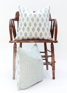  CUSHION ZARI BUTI AQUA 45x45