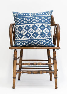  CUSHION BAGRU INDIGO FLOWER BORDER