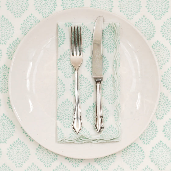 SCALLOPED NAPKIN EMPIRE AQUA