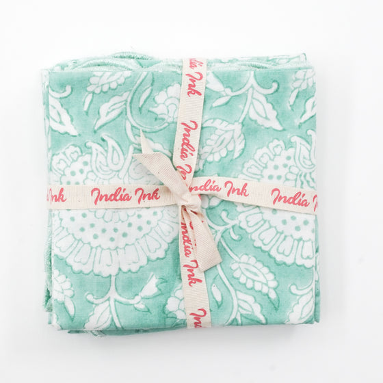 SCALLOPED NAPKIN WALLFLOWER AQUA