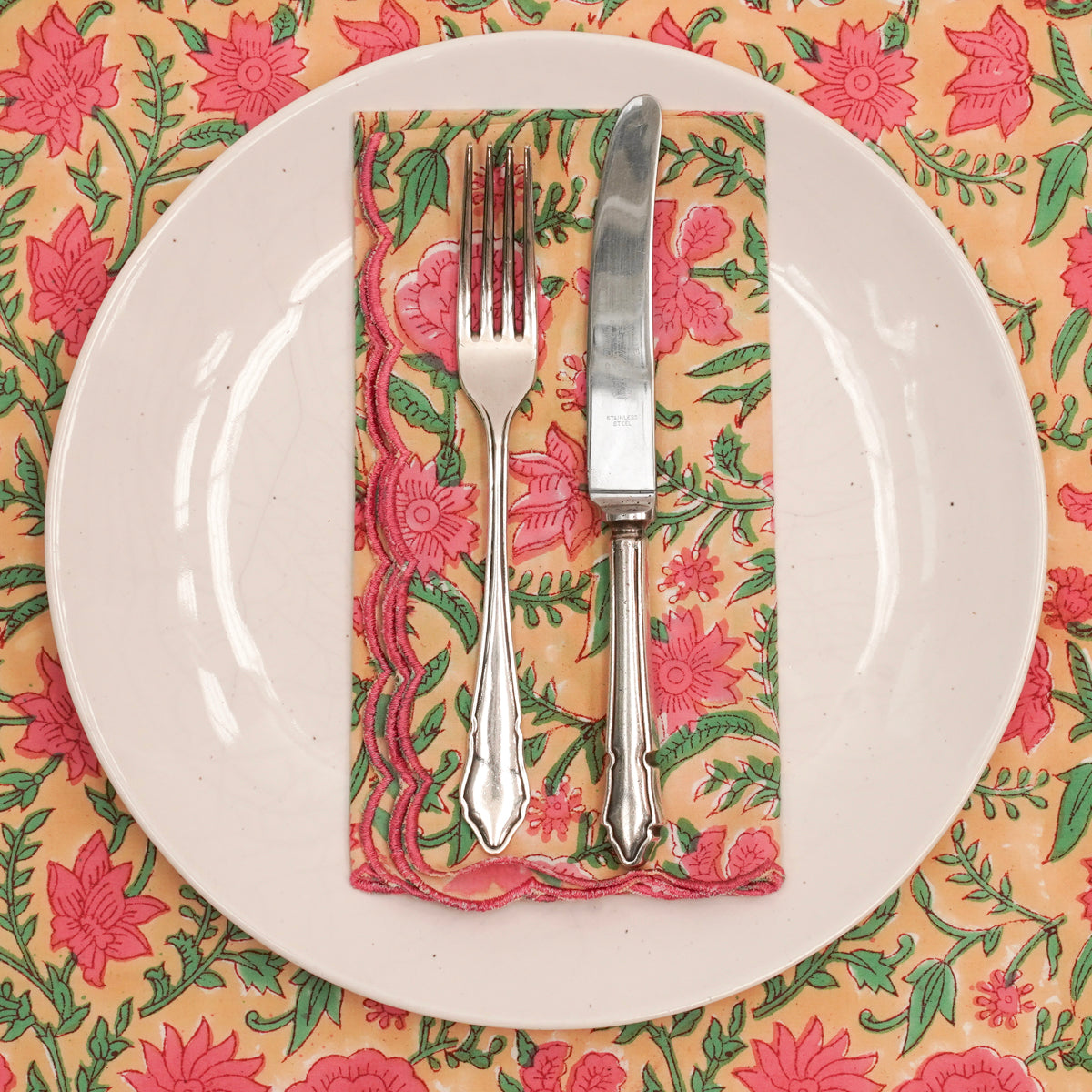 SCALLOPED NAPKIN CUSTARD SWIRL India Ink Home Decor