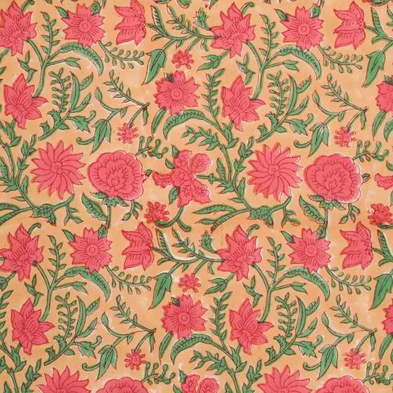 SCALLOPED NAPKIN CUSTARD SWIRL