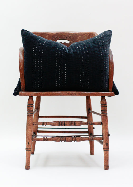 CUSHION VELVET STITCHED NAVY