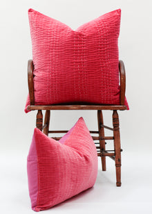  CUSHION VELVET STITCHED STRAWBERRY