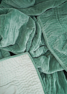  VELVET QUILT AQUAMARINE
