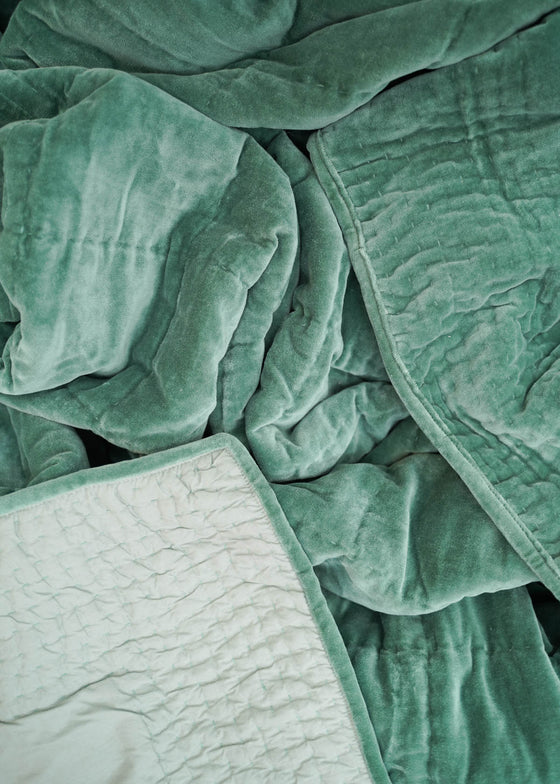 VELVET QUILT AQUAMARINE