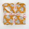 NAPKIN SET SCALLOPED PRETTY DAISY MUSTARD - India Ink Home Decor