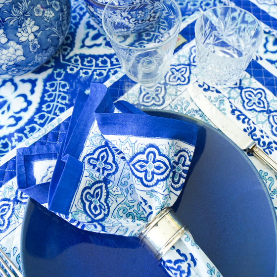NAPKINS SET MEDALLION BORDER BLUE - India Ink Home Decor